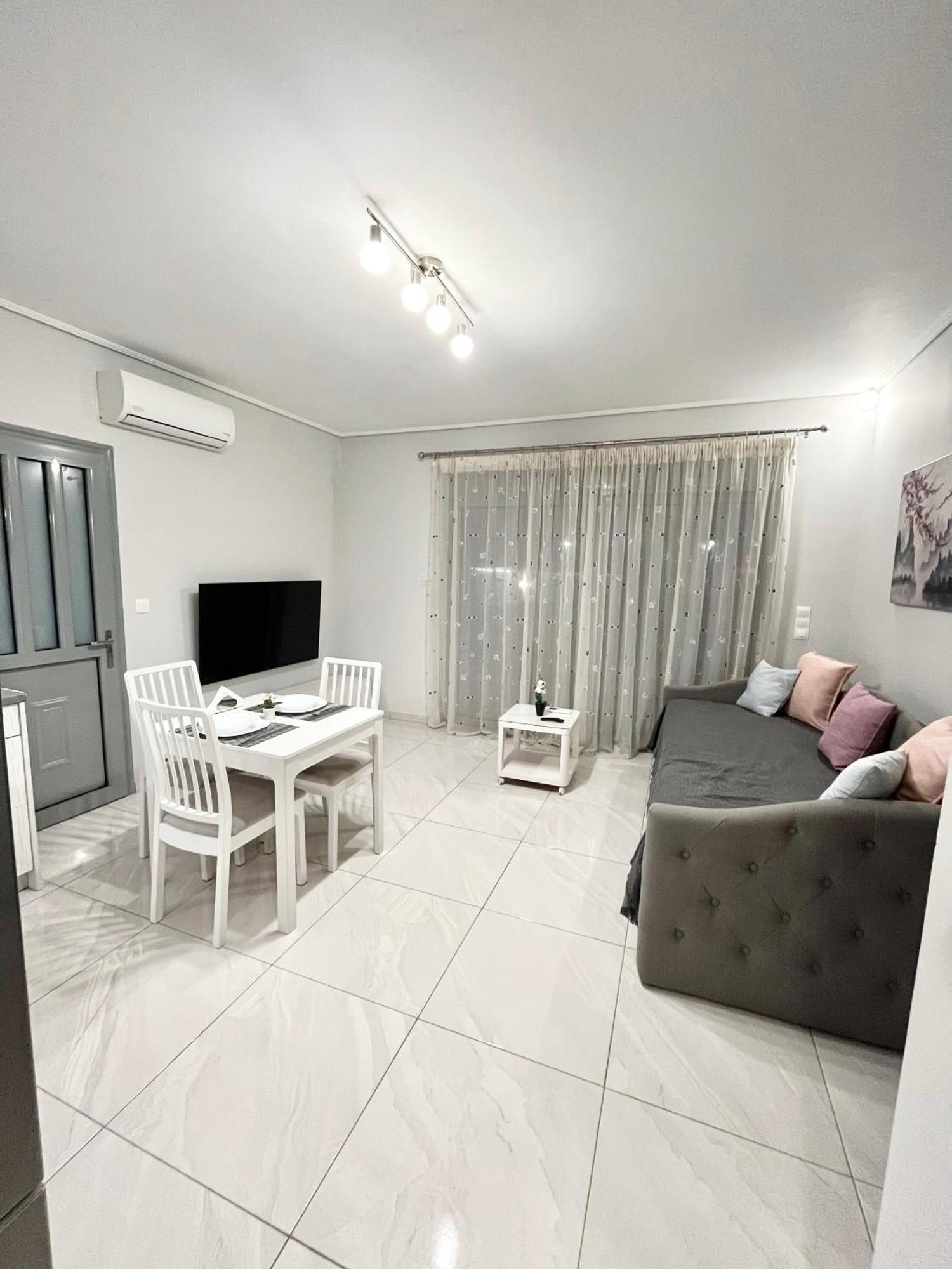 Blueline Apartment 3 Loutraki  Bagian luar foto