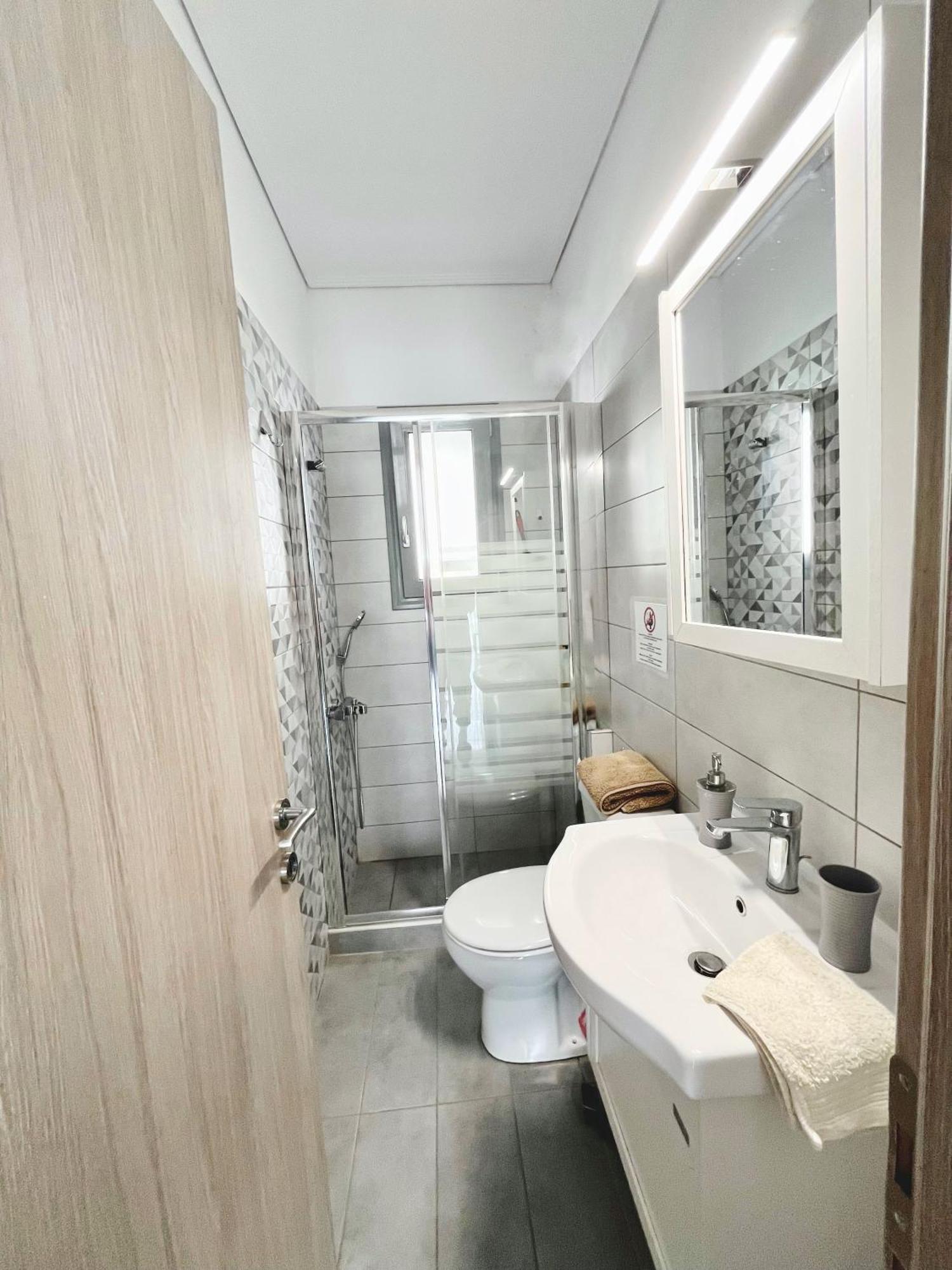 Blueline Apartment 3 Loutraki  Bagian luar foto